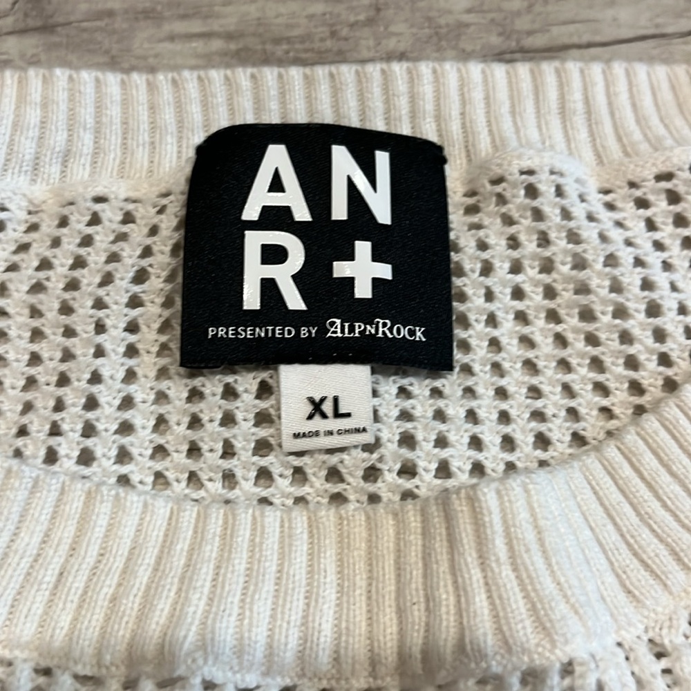 Alp & Rock Knit White Sweater Size XL‎